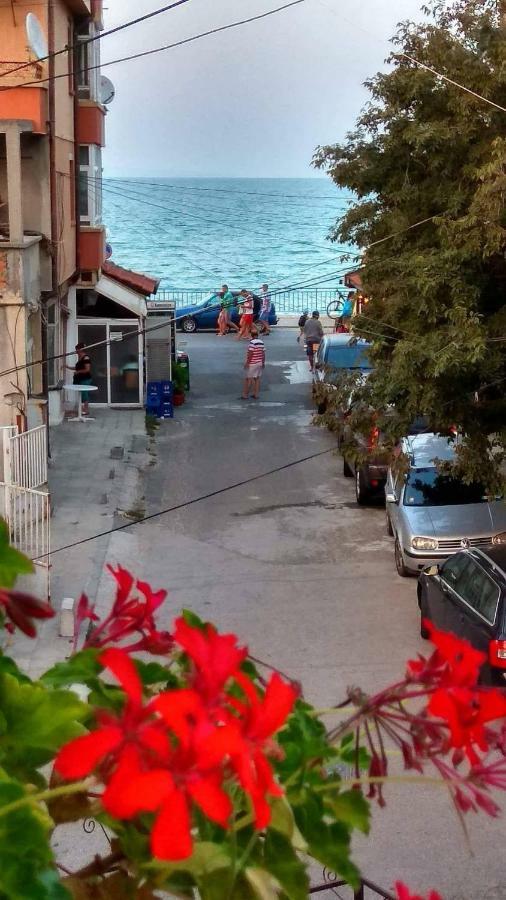 Tiffany Boutique Suits - Pomorie Exterior photo