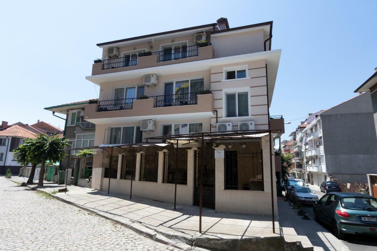 Tiffany Boutique Suits - Pomorie Exterior photo
